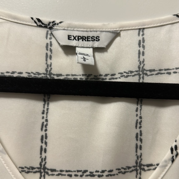 Express V-Neck Blouse - Picture 3 of 3